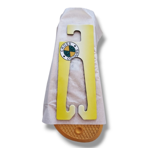 Cross Colours Gold 90s Hip Hop Lisa "Left Eye" Lopes Legacy Slides NWT NIB - Picture 8 of 9